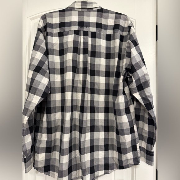 Ariat Pro Series Button Down - Picture 2 of 9